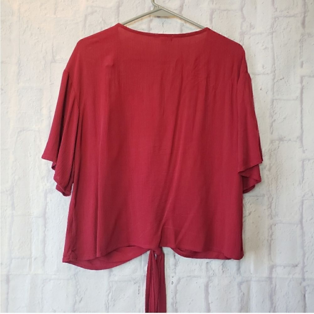 EYESHADOW Embroidered BOHO Oversized Knotted Front Top - Picture 7 of 7
